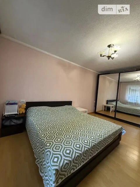 Продаж 3к квартири 76 кв. м на вул. Лариси Руденко 3 • ID 34
