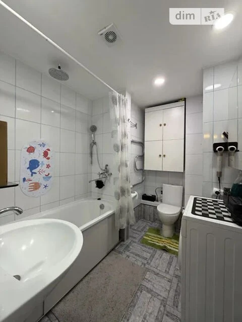 Продаж 3к квартири 76 кв. м на вул. Лариси Руденко 3 • ID 34