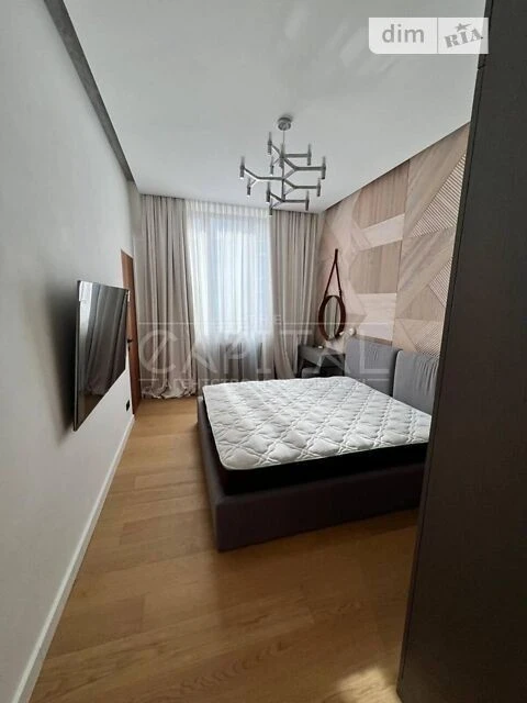 Sale of 4-room apartment 200 sq. m on Velyka Zhytomyrska Street 20A
