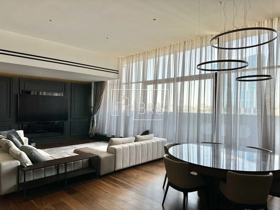 Spectacular apartment in the Diplomat Hall residential complex, 3k, author's design, Zhilyans