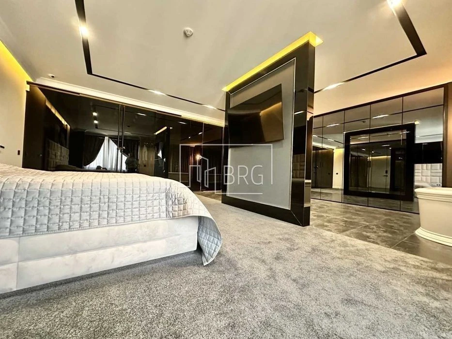 Spectacular apartment in the Diplomat Hall residential complex, 3k, author's design, Zhilyans