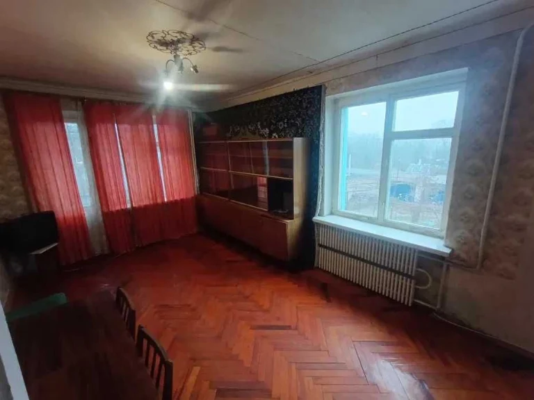 I will sell a 2-room apartment for renovation on Presova Street (at the price of an apartment)