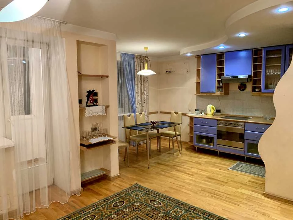Apartment. Kyiv, Anna Akhmatova St.