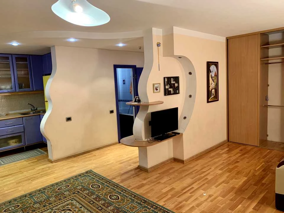 Apartment. Kyiv, Anna Akhmatova St.