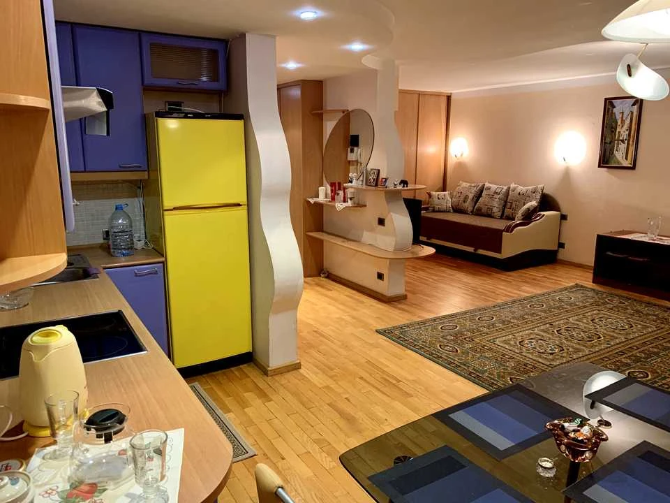 Apartment. Kyiv, Anna Akhmatova St.