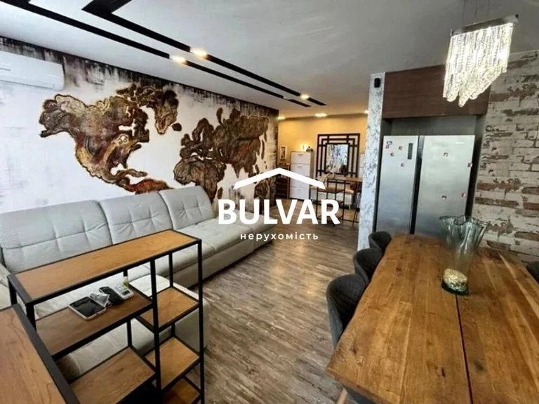 Apartment. Kharkiv, Myrna St., (Building 1)