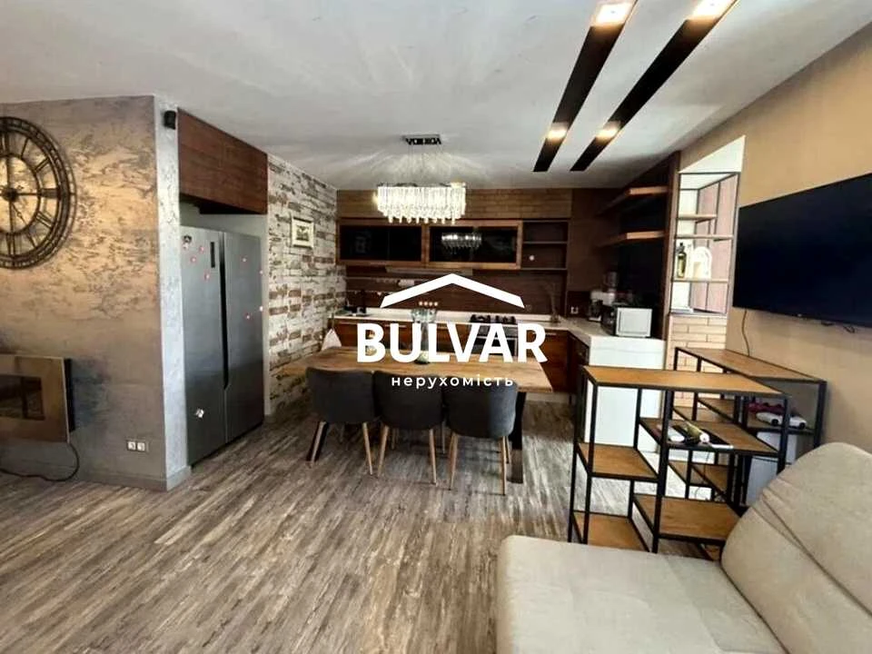 Apartment. Kharkiv, Myrna St., (Building 1)