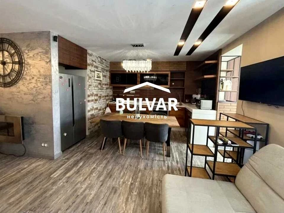 Apartment. Kharkiv, Myrna St., (Building 1)