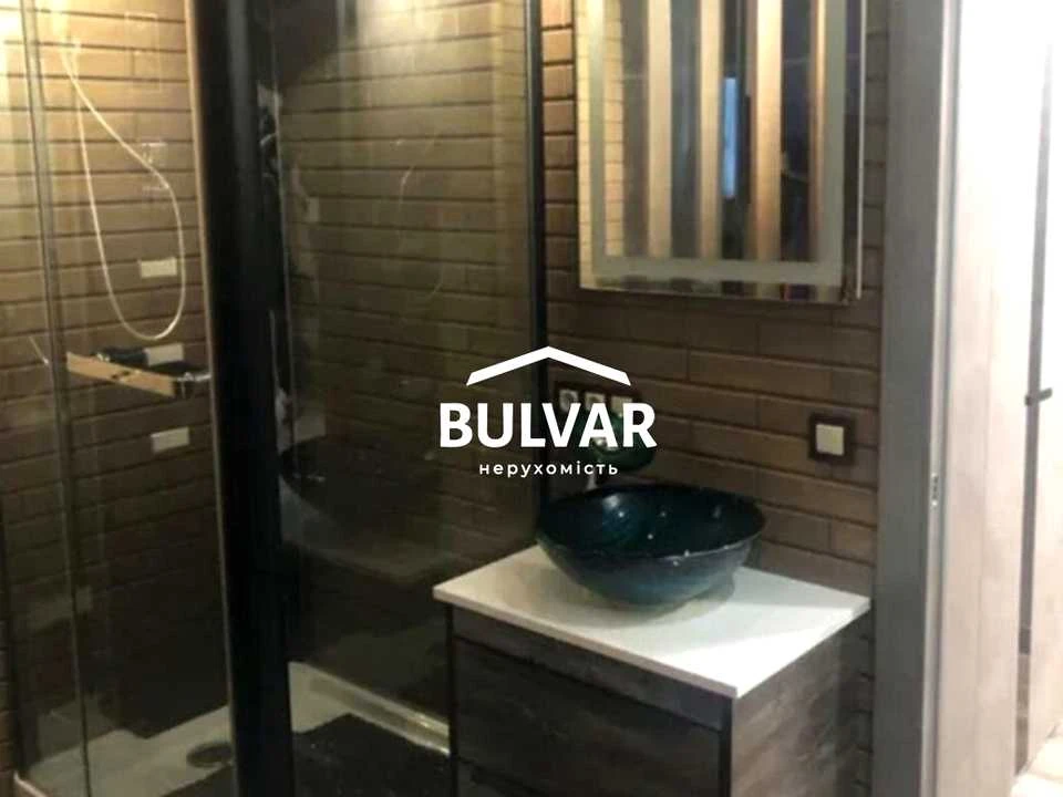 Apartment. Kharkiv, Myrna St., (Building 1)