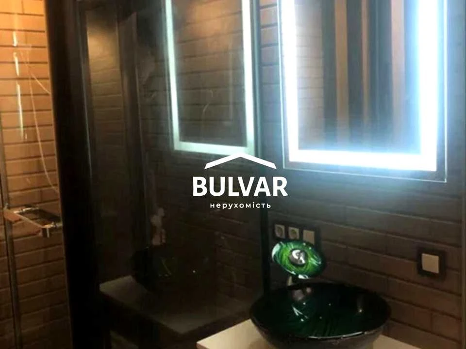 Apartment. Kharkiv, Myrna St., (Building 1)