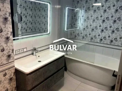 Apartment. Kharkiv, Myrna St., (Building 1)
