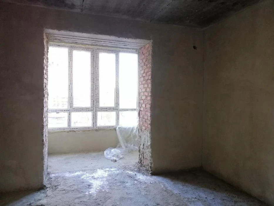 Продам двокімнатну в новому будинку на  здачі