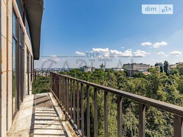 Продаж 1к квартири 72 кв. м на вул. Велика Житомирська 16 •