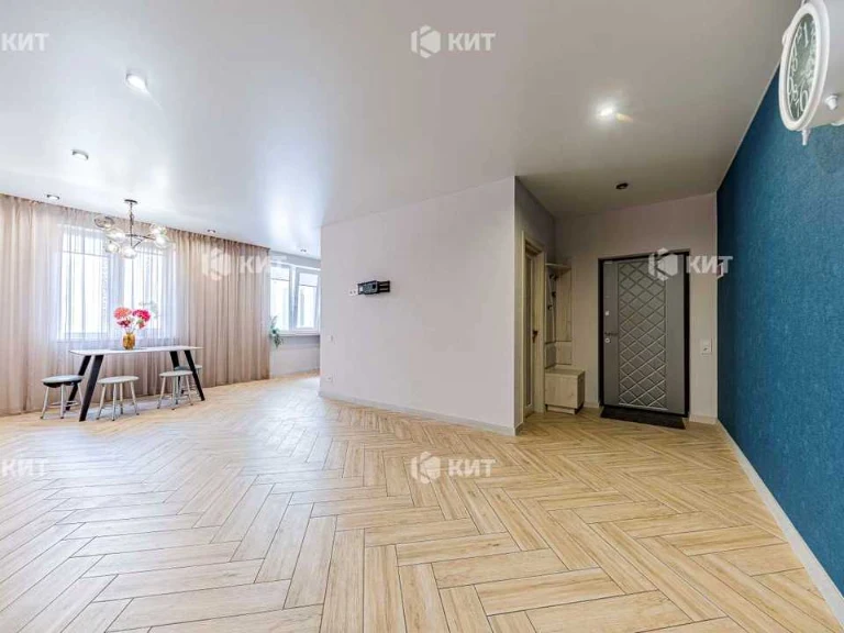 Apartment. Kharkiv, Myru St.