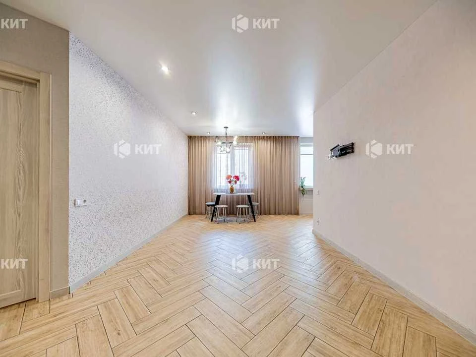 Apartment. Kharkiv, Myru St.