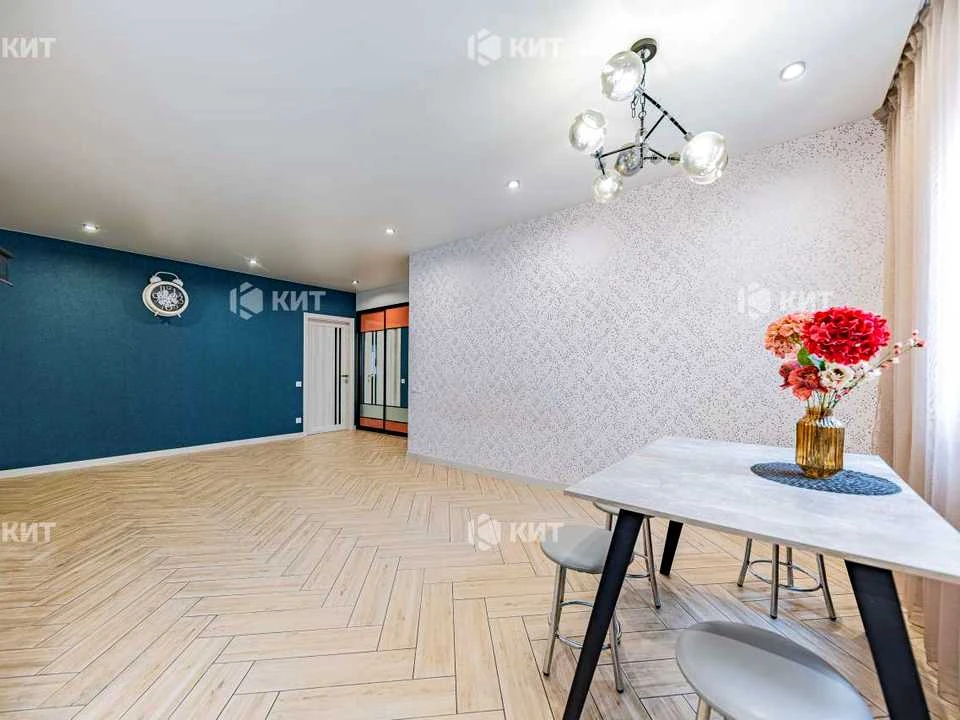 Apartment. Kharkiv, Myru St.