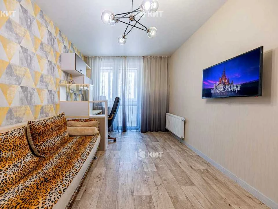 Apartment. Kharkiv, Myru St.