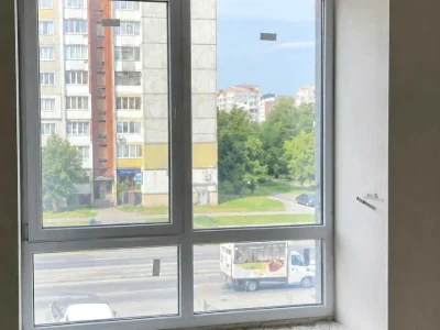 Квартира. Ивано-Франковск, Владимира Ивасюка ул., (Будино