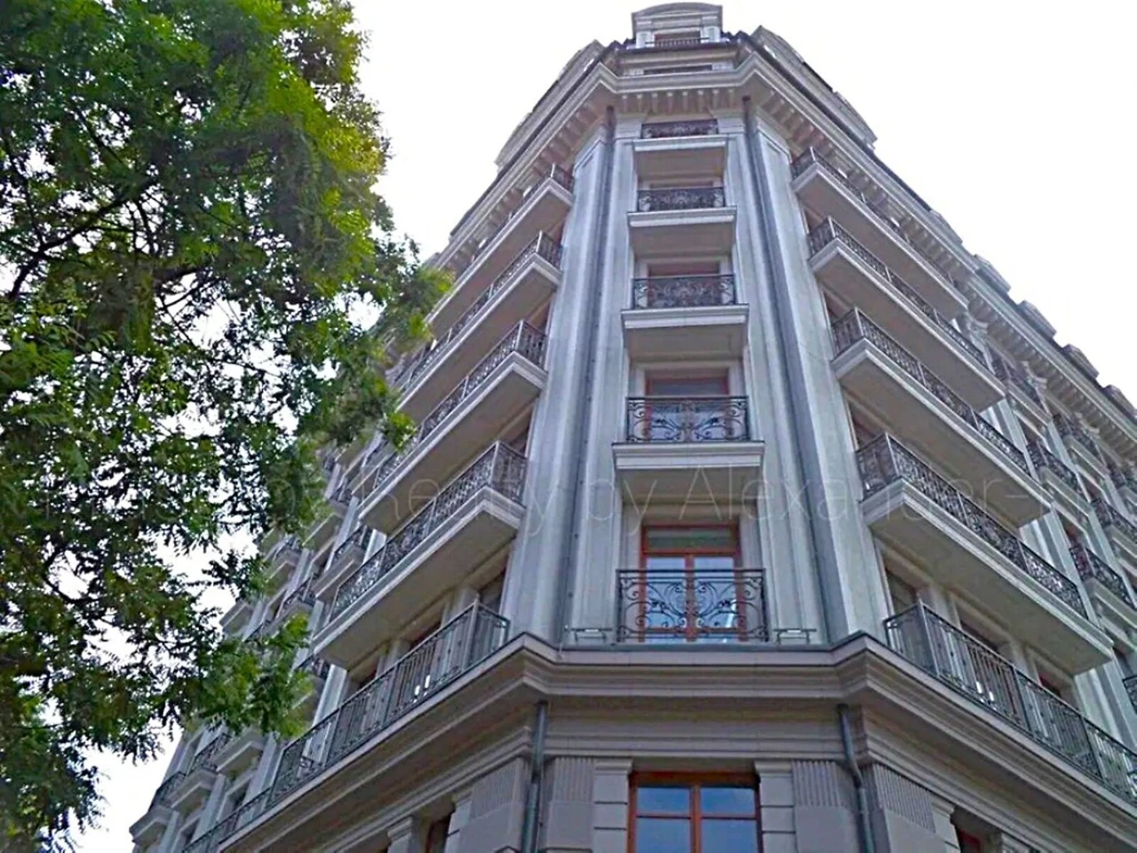 Long-Term Rental Apartment Center