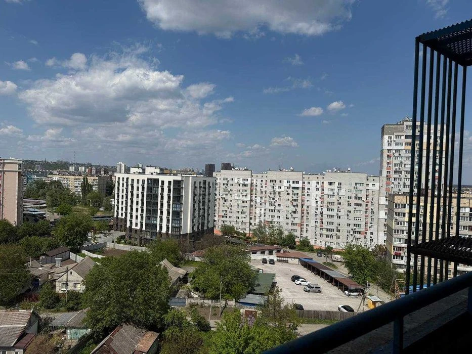 Продам 3 к квартиру  ЖК " Пролісок"- ЖМ Перемога( Победа)