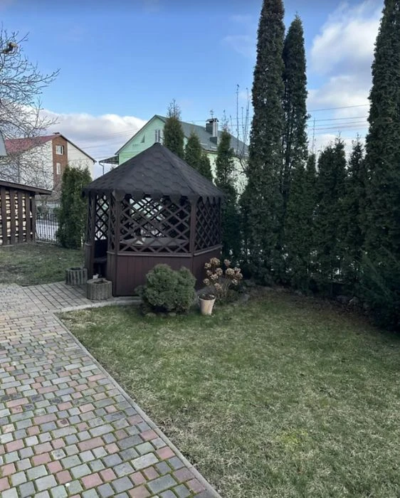Затишний, якісно збудований будинок. Доглянута територія 344