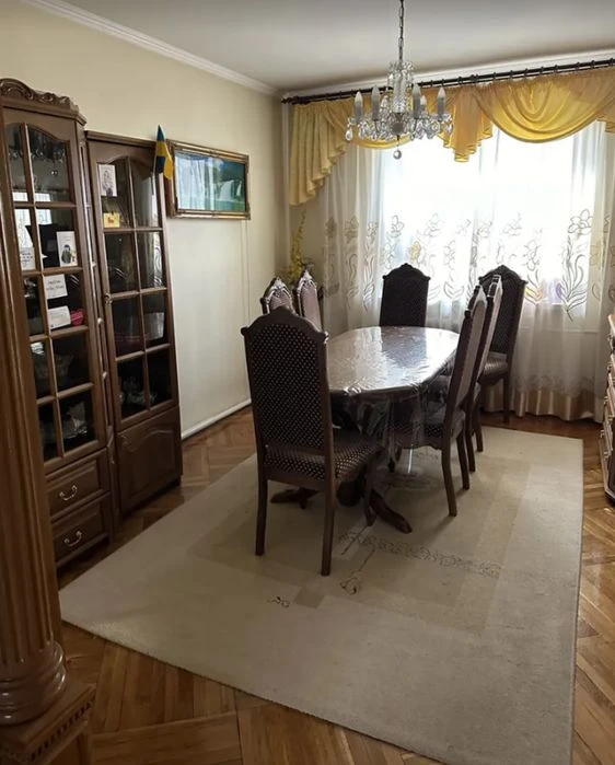 Затишний, якісно збудований будинок. Доглянута територія 344