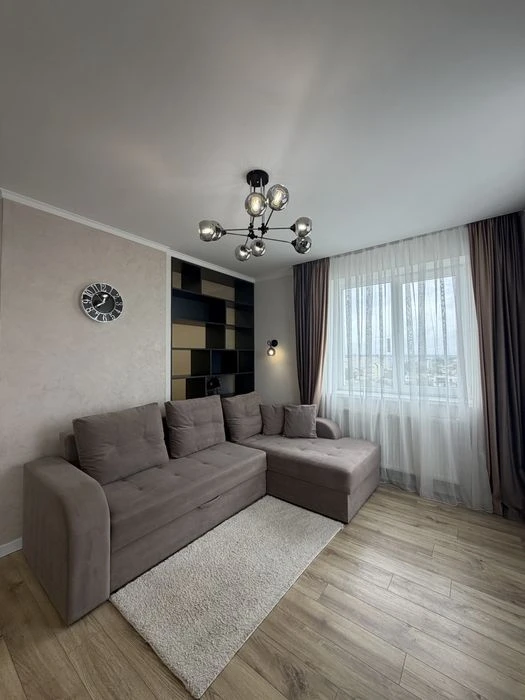 продам півторачку в центрі міста
