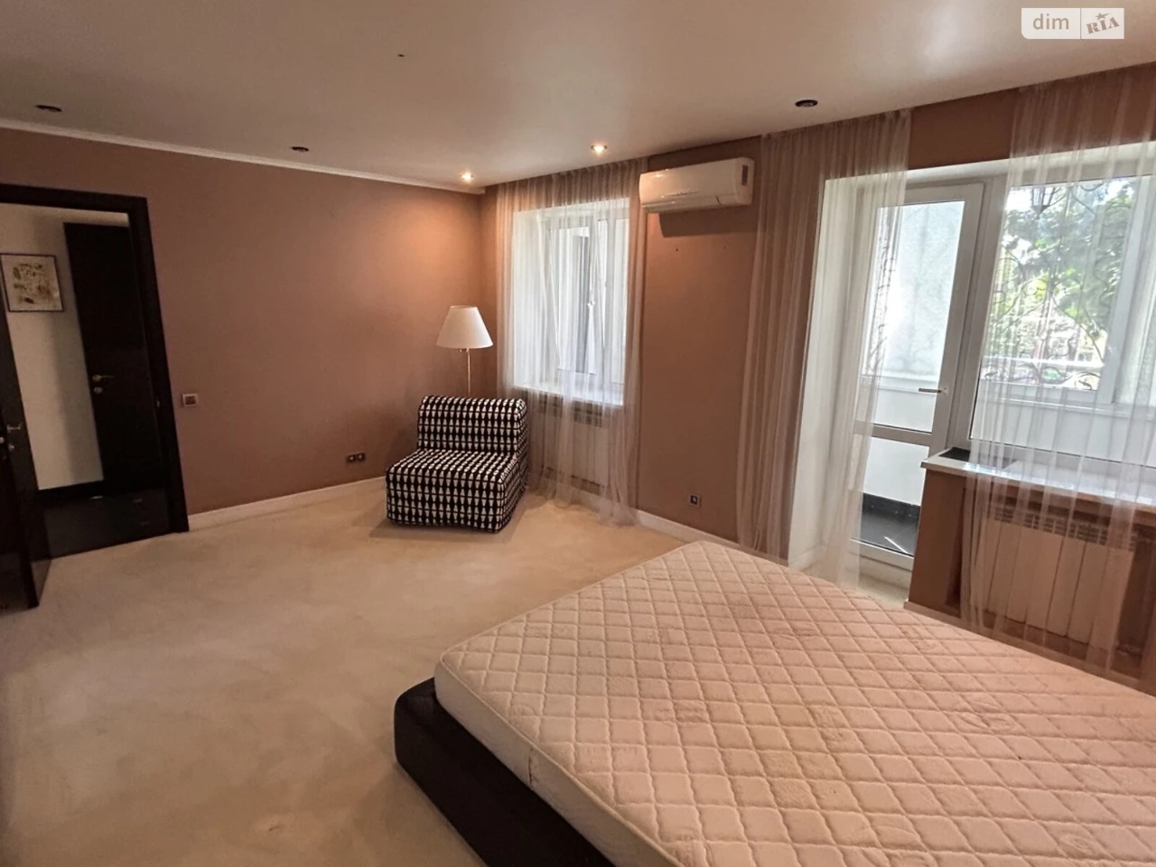 Sale Apartment Zalyutyne