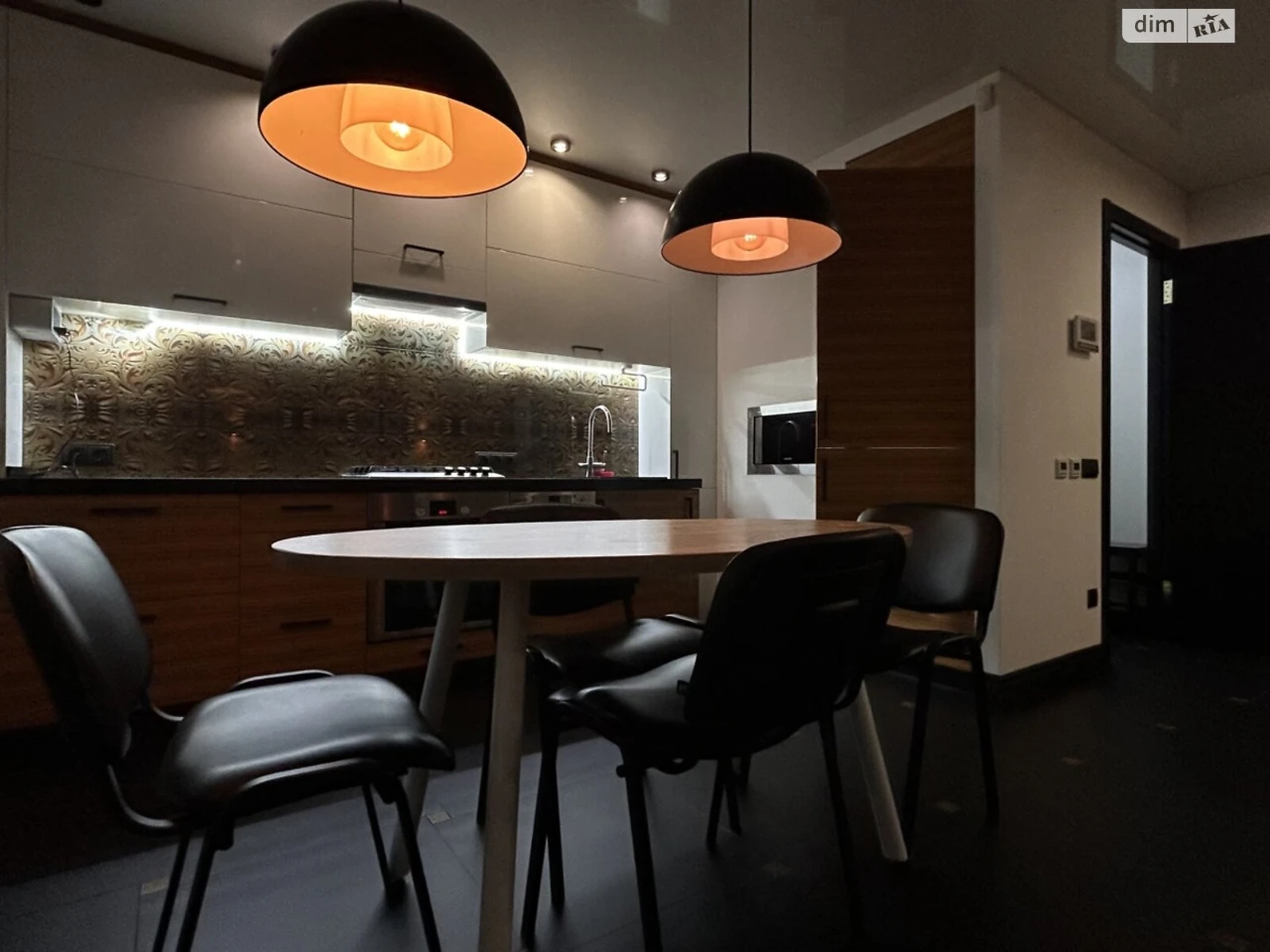 Sale Apartment Zalyutyne