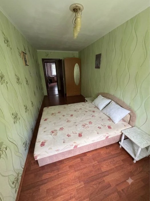 Продам 3-комнатную квартиру на пр. Поля (Кирова)