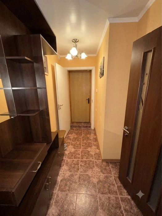 Продам 3-комнатную квартиру на пр. Поля (Кирова)