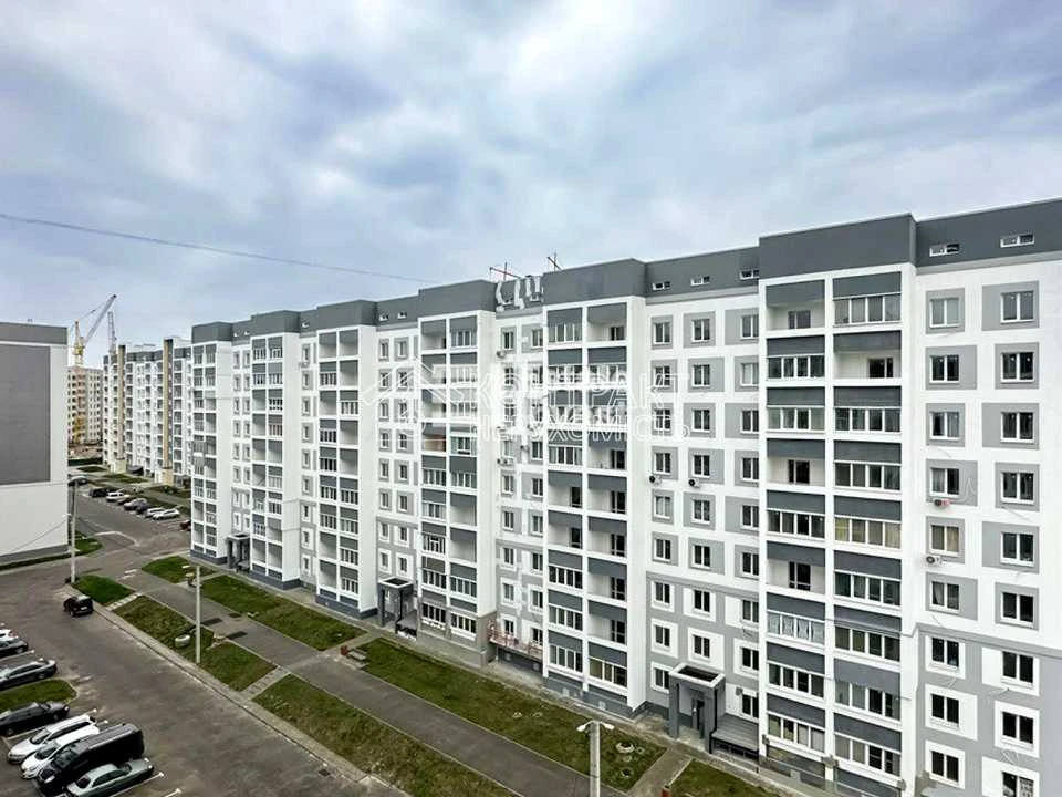 Apartment. Kharkiv, Poltava Shlyakh St., 184a, k.