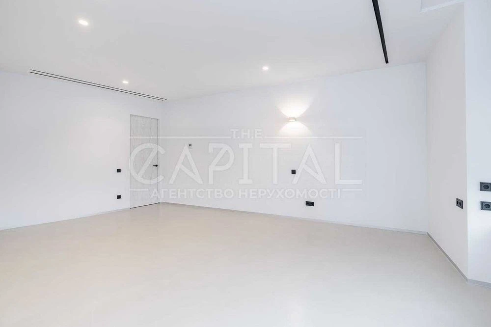 Designer apartment with parking in the residential complex Skyline, Ko