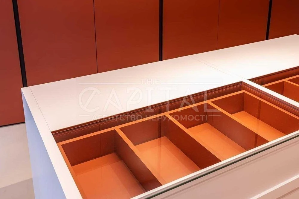 Designer apartment with parking in the residential complex Skyline, Ko