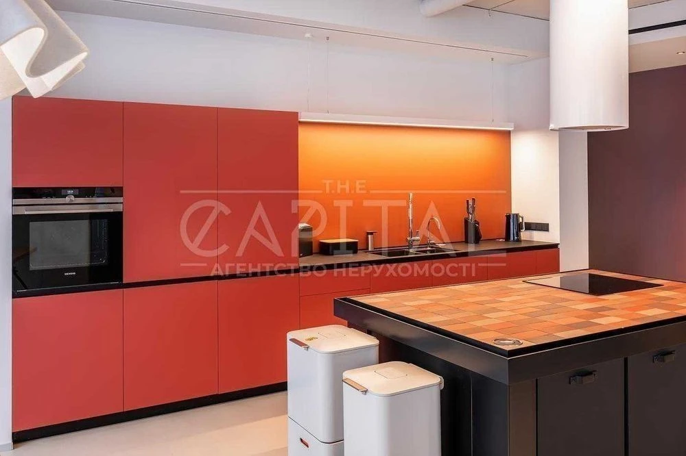 Designer apartment with parking in the residential complex Skyline, Ko