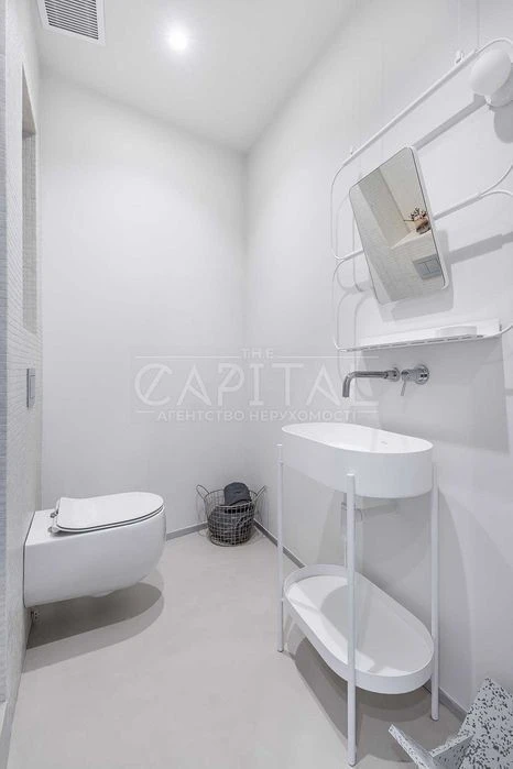 Designer apartment with parking in the residential complex Skyline, Ko