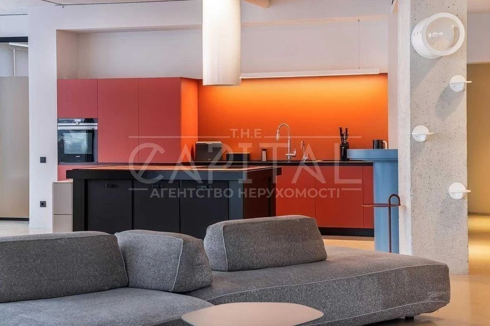 Designer apartment with parking in the residential complex Skyline, Ko