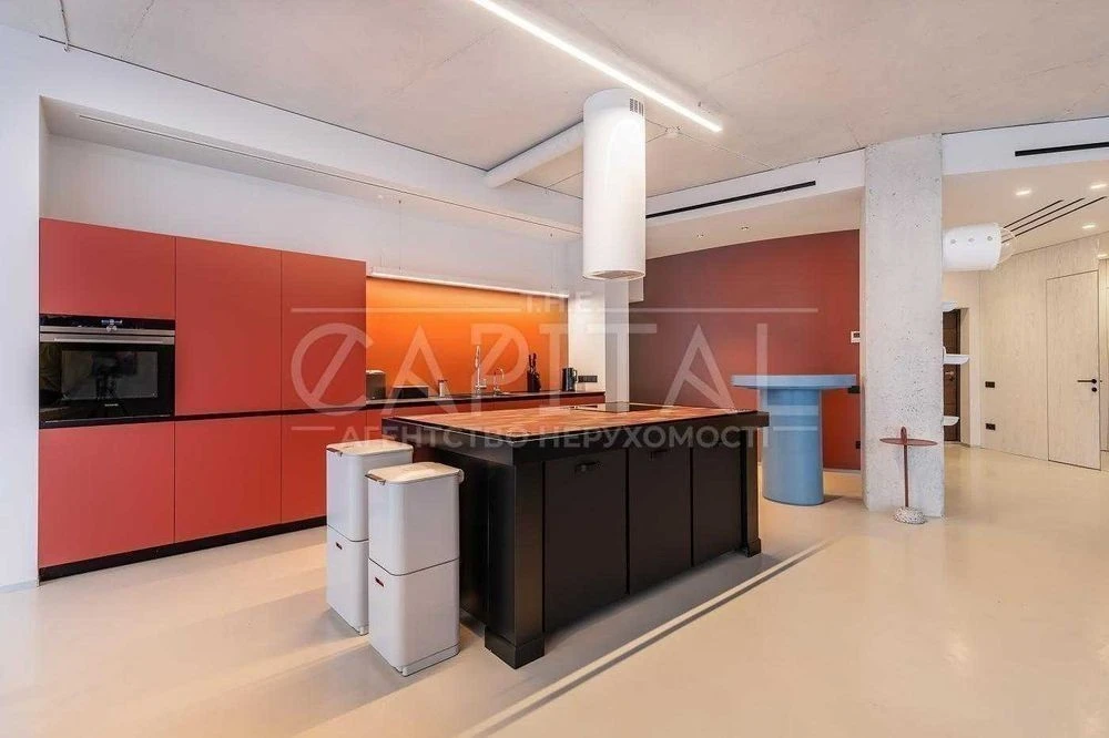 Designer apartment with parking in the residential complex Skyline, Ko