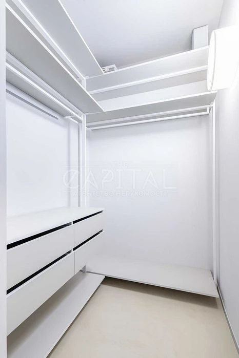 Designer apartment with parking in the residential complex Skyline, Ko