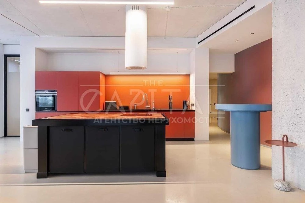 Designer apartment with parking in the residential complex Skyline, Ko