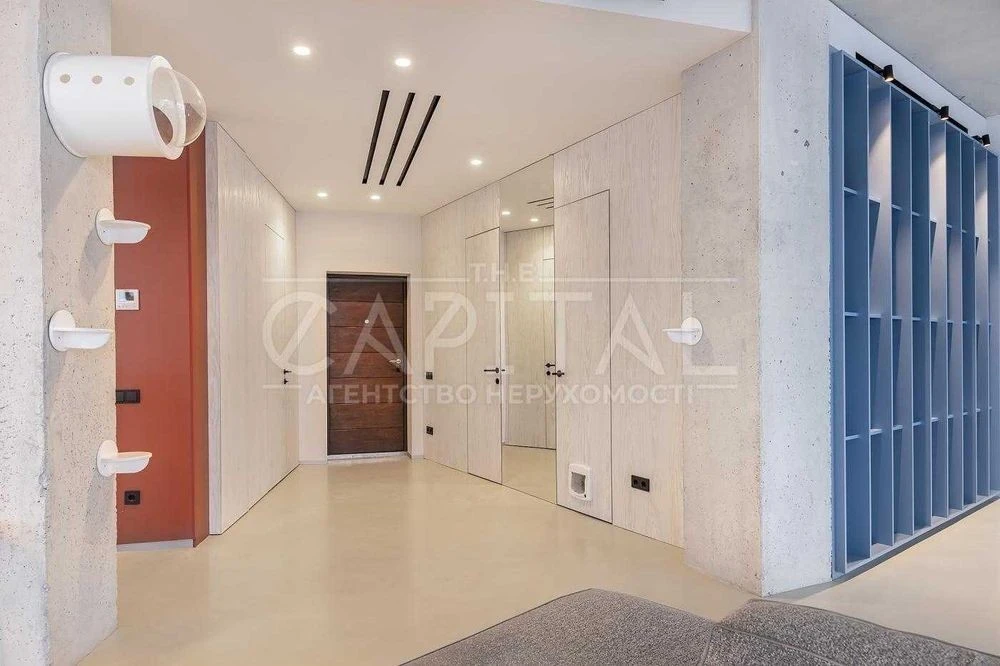 Designer apartment with parking in the residential complex Skyline, Ko