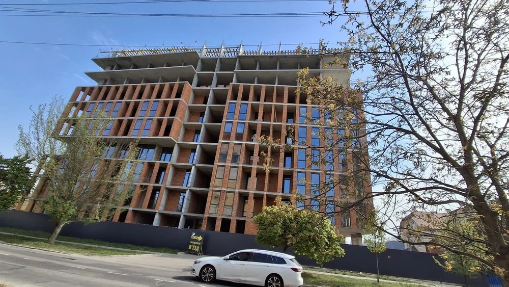 Продам 2 кім по 1050 в новобудові