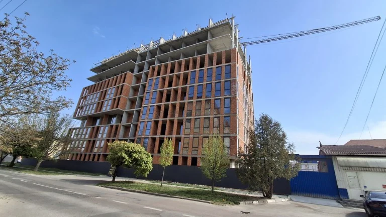 Продам 2 кім по 1050 в новобудові