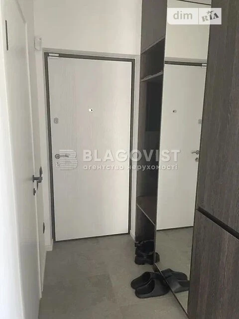 Sale of 2-room apartment 42 sq. m. on Mykhaylo Maksymovycha 24G street