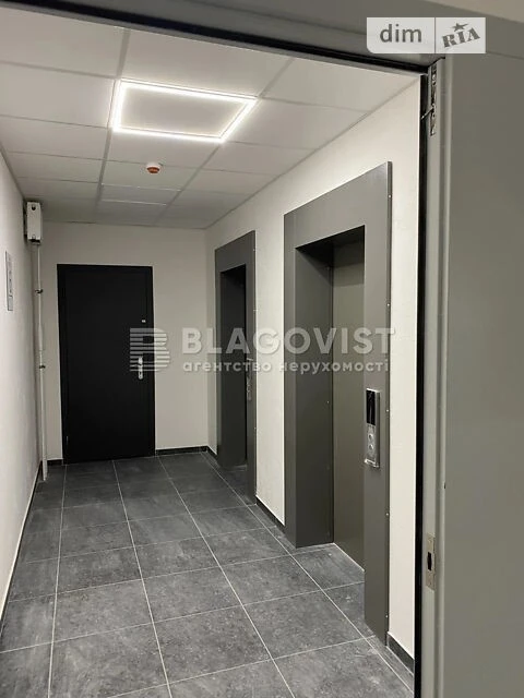 Sale of 2-room apartment 42 sq. m. on Mykhaylo Maksymovycha 24G street
