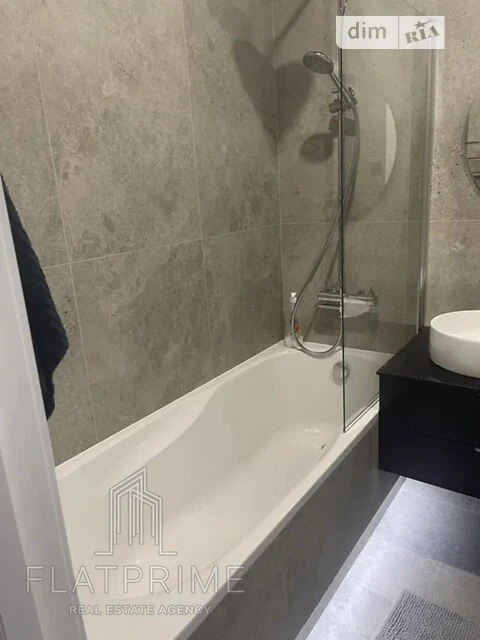 Sale of 2-room apartment 42 sq. m. on Mykhaylo Maksymovycha 24G street