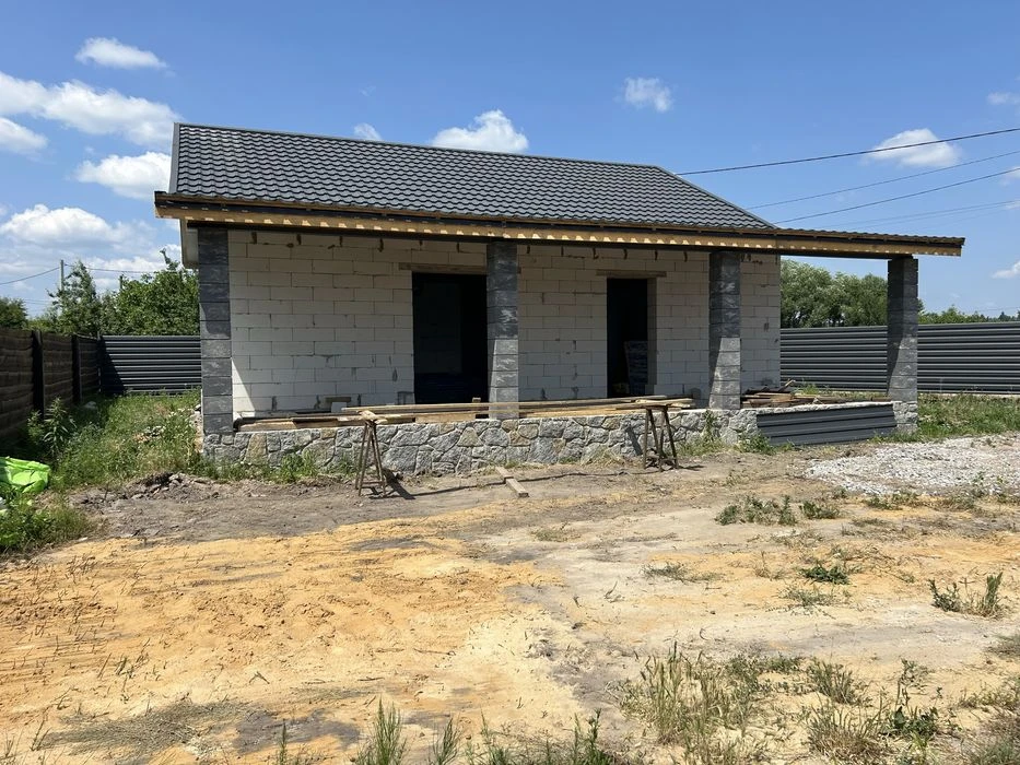 Продається недобудова 90 м2 на 5 сотках землі