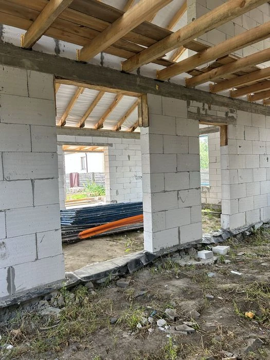 Продається недобудова 90 м2 на 5 сотках землі