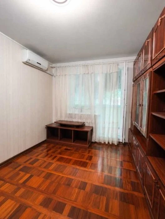 Apartment for sale on Gvardeytsev Shironintsev Street, Saltovka
