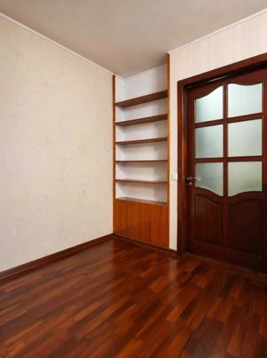 Apartment for sale on Gvardeytsev Shironintsev Street, Saltovka